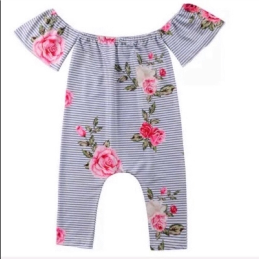 Girls jumper with ruffle sleeve